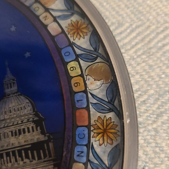 1990 Glassmasters Children of Washington United Federation of Doll Suncatcher - Picture 6 of 7